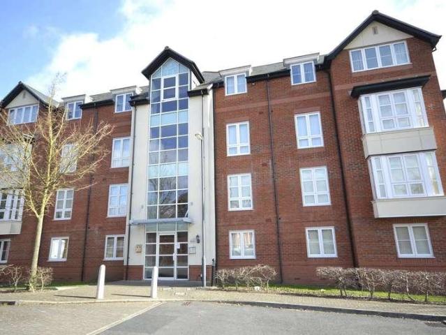 2 bed flat for sale
