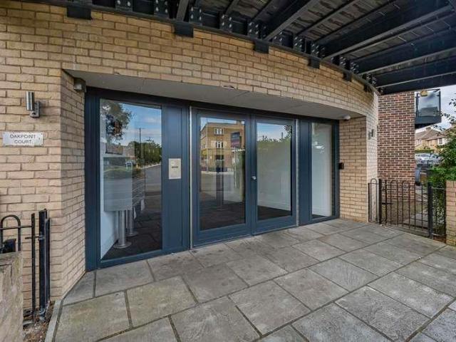 2 bed flat for sale