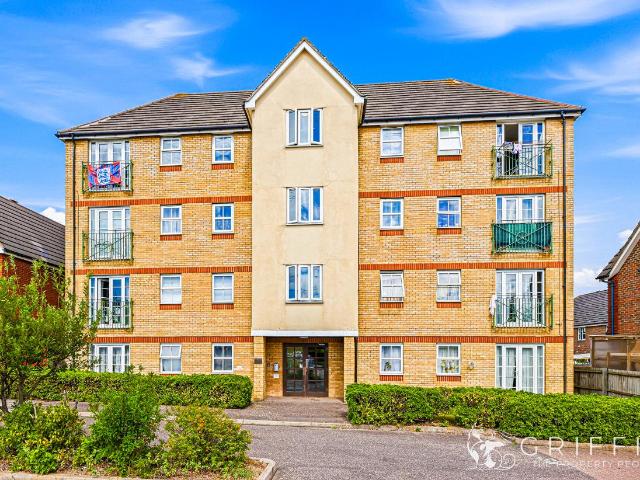 2 bed flat for sale