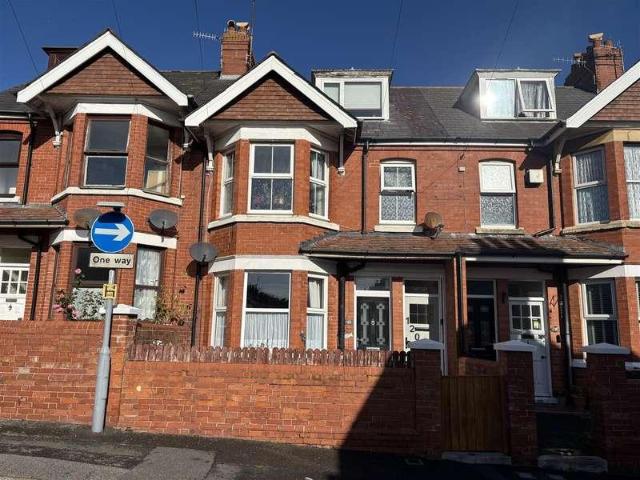 2 bed flat for sale
