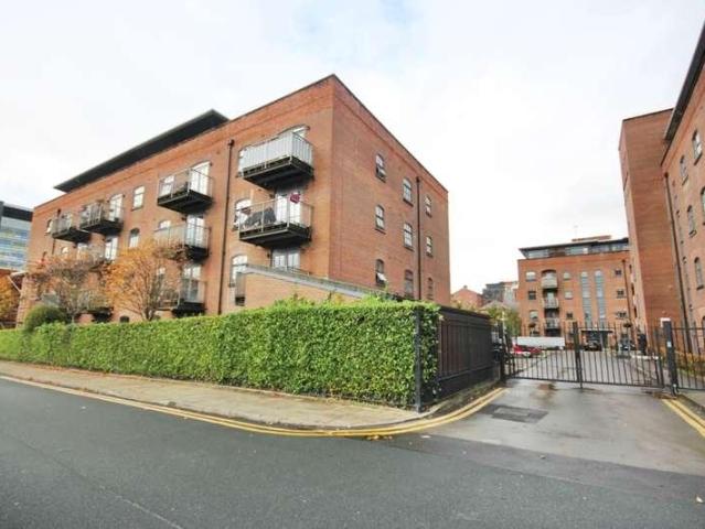 2 bed flat for sale