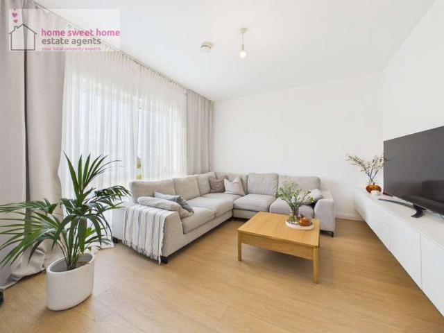 2 bed flat for sale