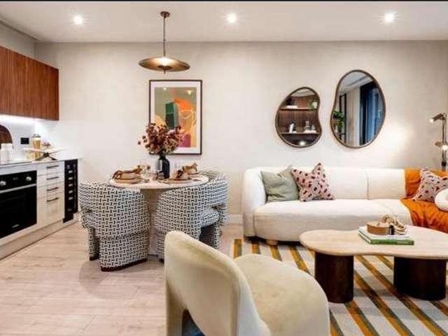 2 bed flat for sale