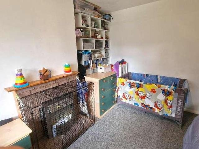 2 bed flat for sale