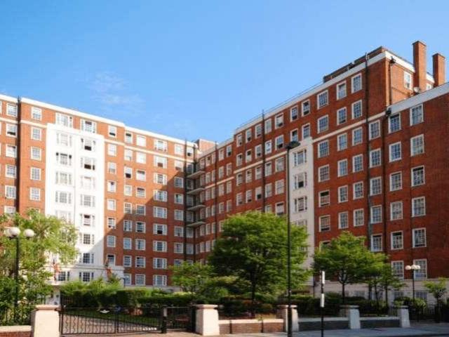 2 bed flat for sale