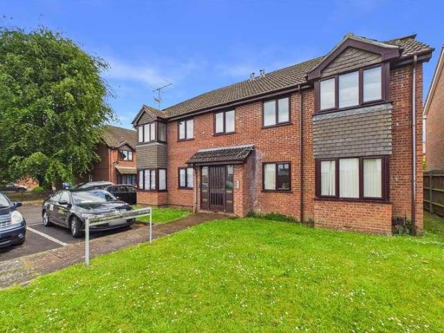 2 bed flat for sale