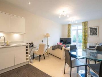 2 bed flat for sale
