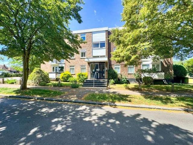 2 bed flat for sale