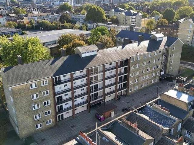 2 bed flat for sale