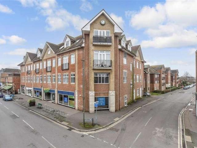 2 bed flat for sale