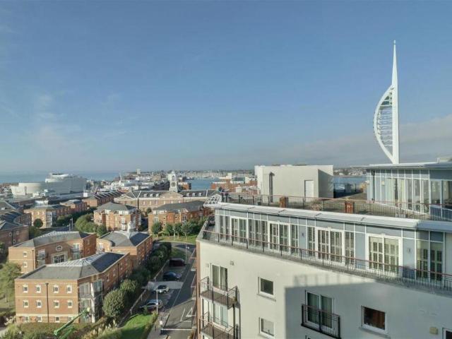 2 bed flat for sale