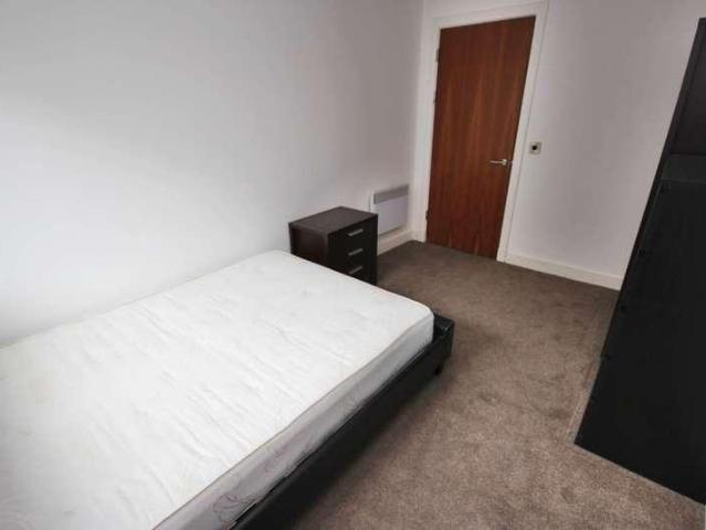 2 bed flat for sale