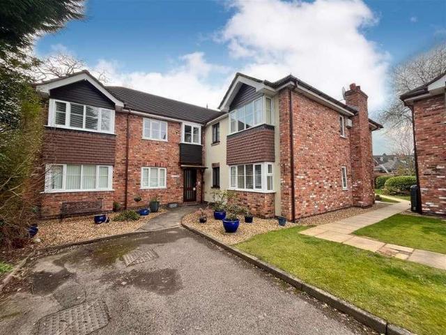 2 bed flat for sale