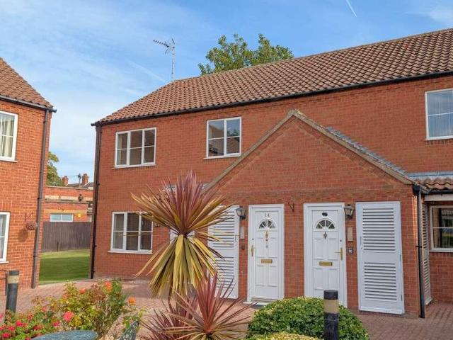 2 bed flat for sale