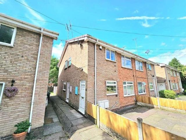 2 bed flat for sale