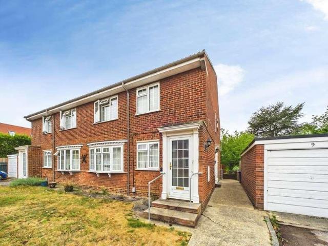 2 bed flat for sale