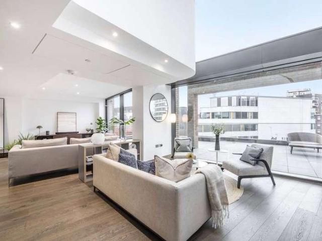 2 bed flat for sale