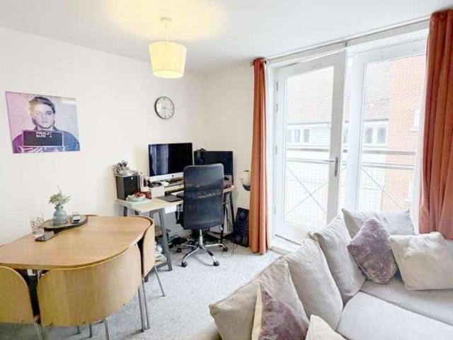 2 bed flat for sale