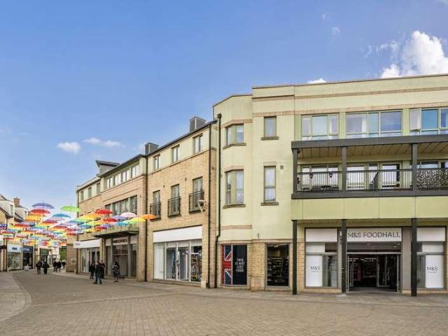 2 bed flat for sale