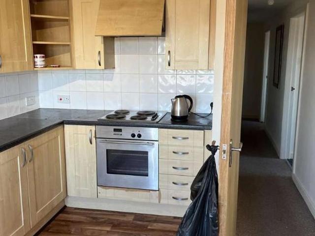 2 bed flat for sale