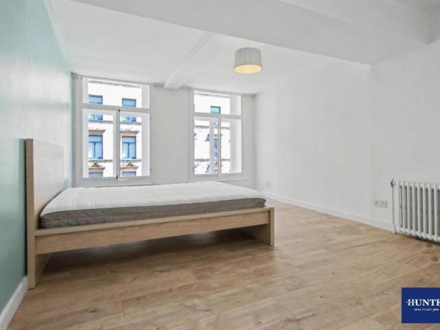 2 bed flat for sale