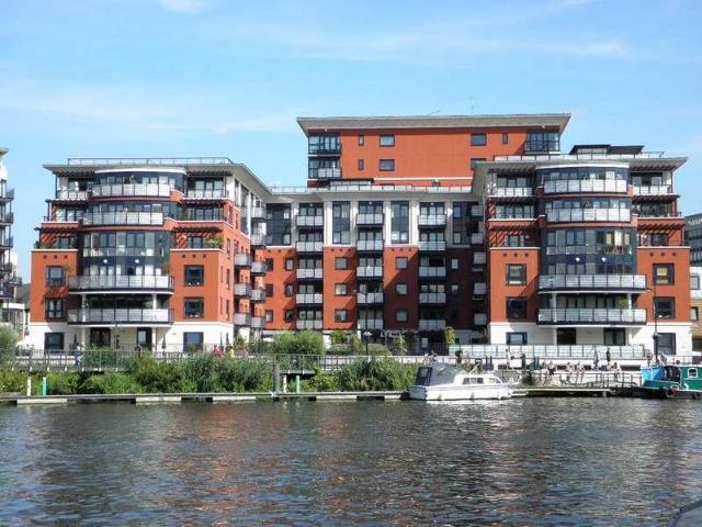 2 bed flat for sale