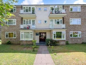 2 bed flat for sale