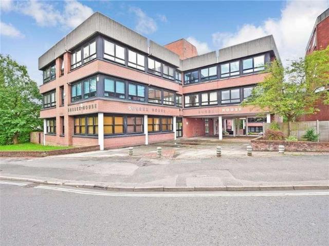 2 bed flat for sale