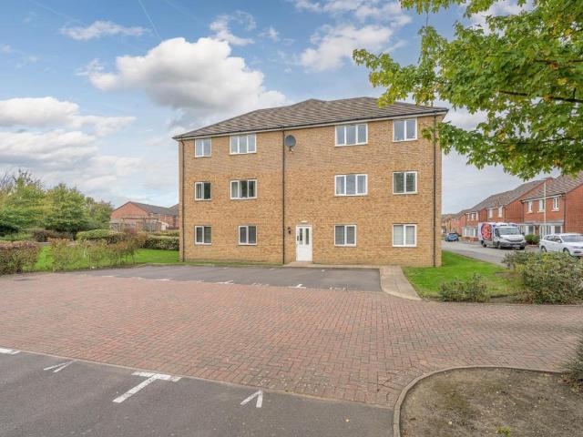 2 bed flat for sale