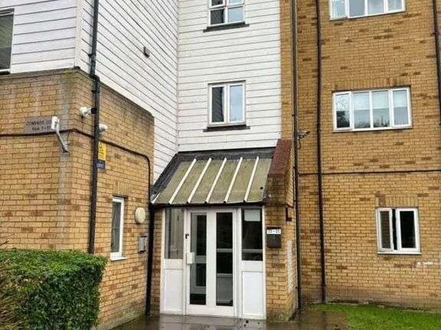 2 bed flat for sale