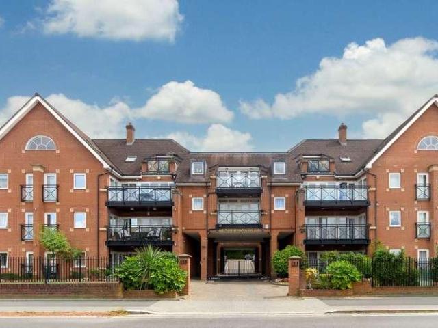 2 bed flat for sale