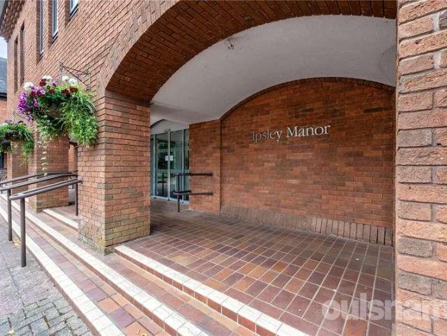 2 bed flat for sale