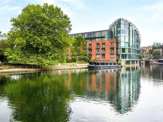 2 bed flat for sale