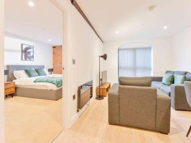2 bed flat for sale