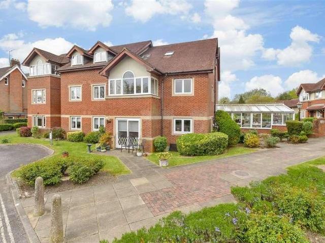 2 bed flat for sale