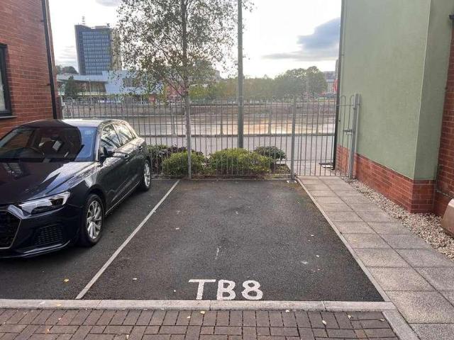 2 bed flat for sale