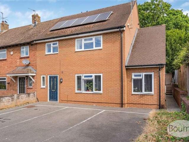 2 bed flat for sale