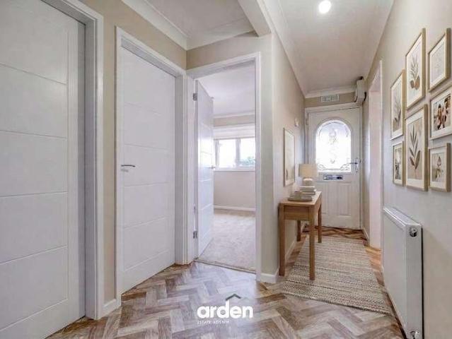 2 bed flat for sale