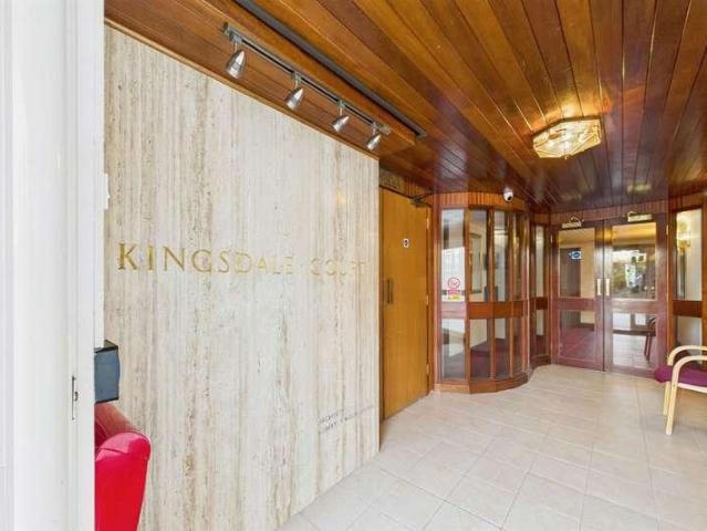 2 bed flat for sale