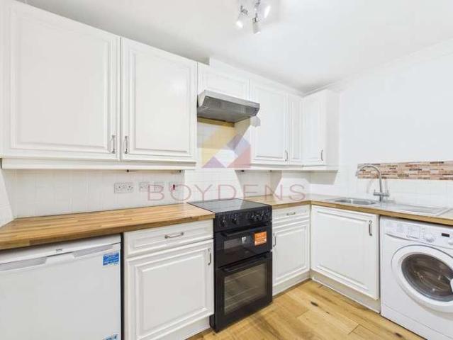 2 bed flat for sale