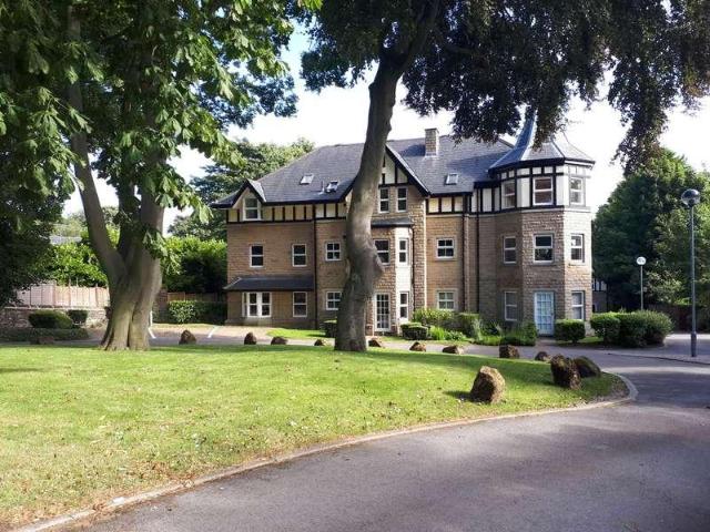 2 bed flat for sale