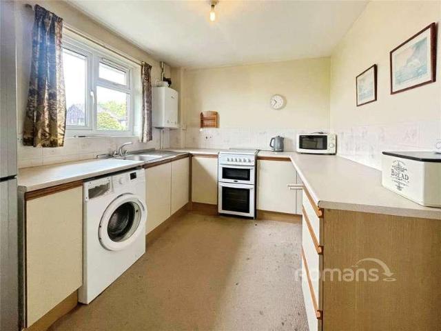2 bed flat for sale