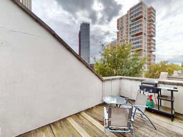 2 bed flat for sale