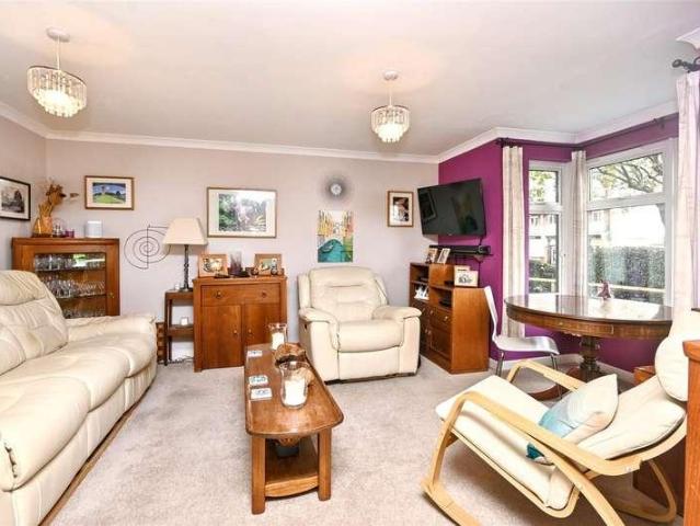 2 bed flat for sale