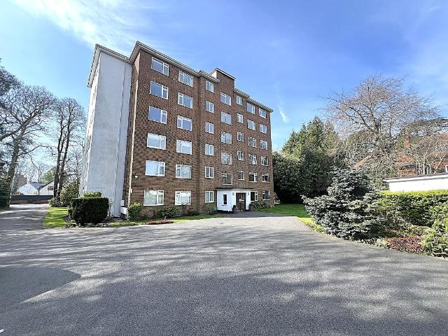 2 bed flat for sale