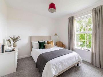 2 bed flat for sale