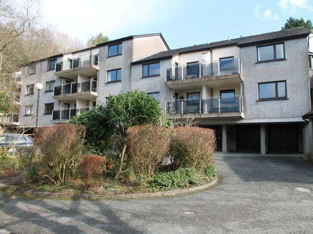 2 bed flat for sale