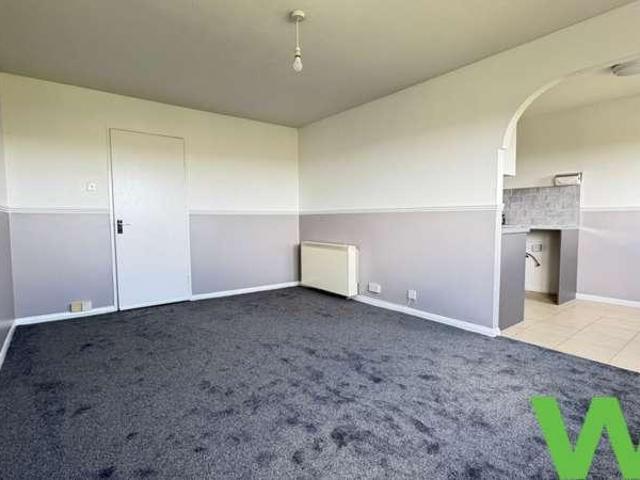 2 bed flat for sale