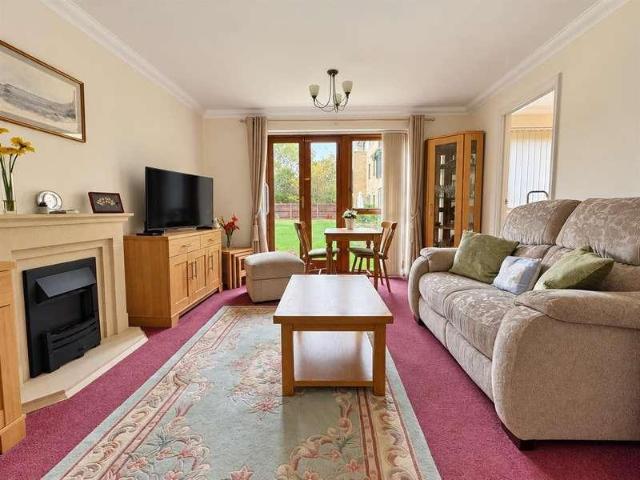 2 bed flat for sale