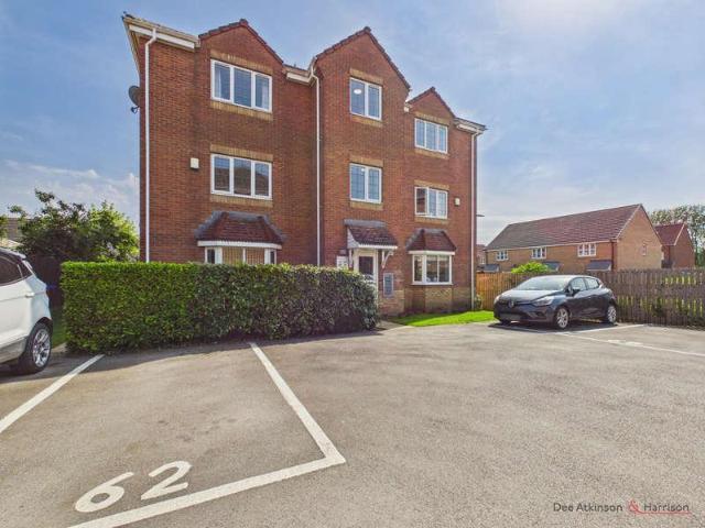 2 bed flat for sale